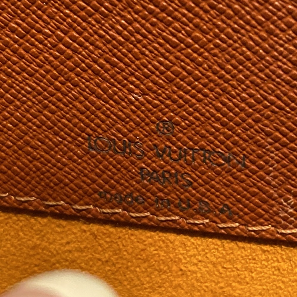 🎉 HOST PICK‼️ GORGEOUS AUTHENTIC LOUIS VUITTON REVAMPED CROSSBODY BAG‼️ - Picture 10 of 16